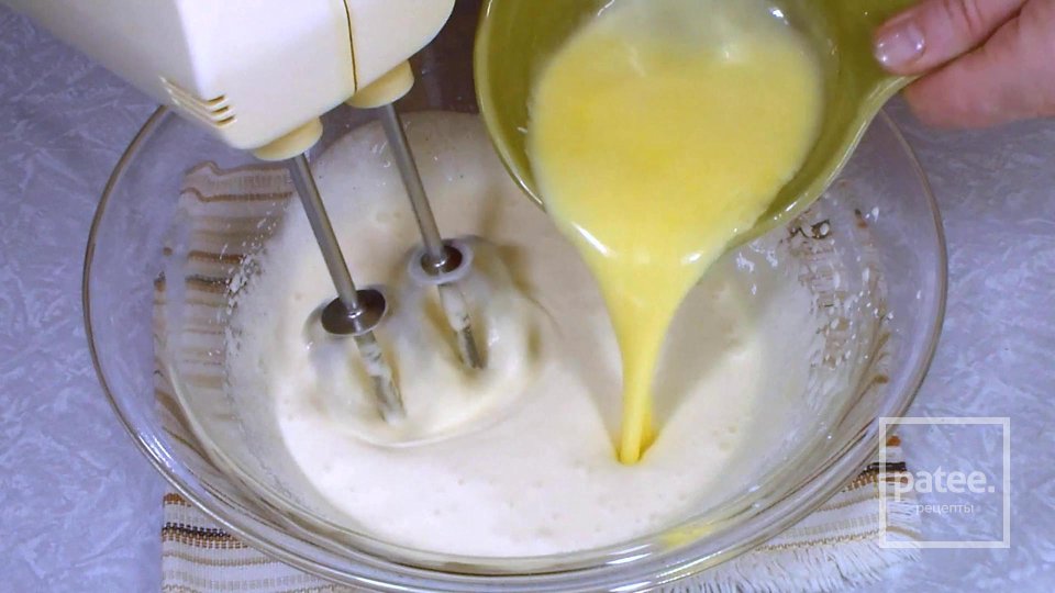 Кексы с яблоками, простой рецепт - Шаг 4