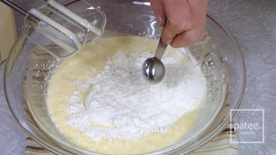 Кексы с яблоками, простой рецепт - Шаг 5