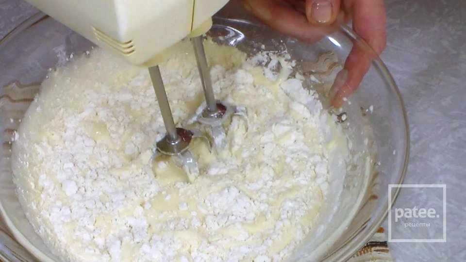 Кексы с яблоками, простой рецепт - Шаг 6