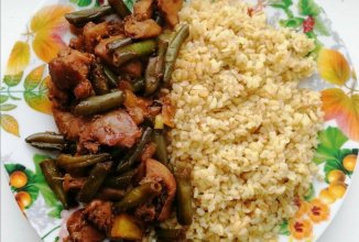 Булгур и курица тушёная с овощами