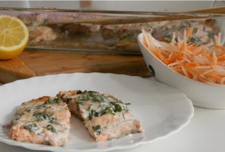 Горбуша, запечённая в сметане