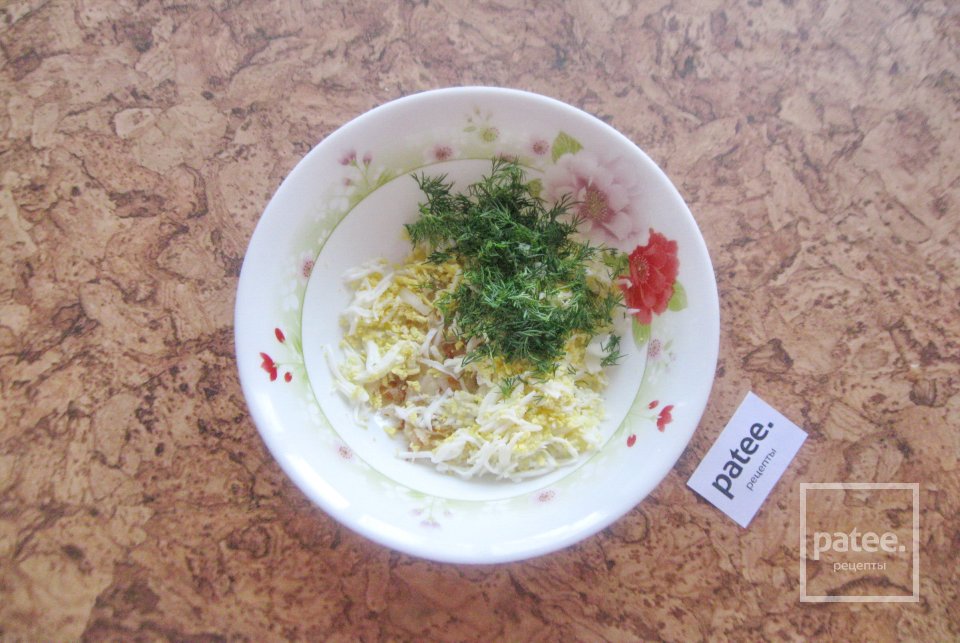 Бутерброды с яйцом, луком и соленым огурцом - Шаг 7