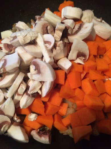 Жаркое со свининой и тыквой - Шаг 3