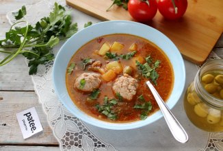 Солянка по-домашнему с картофелем и мясными фрикадельками