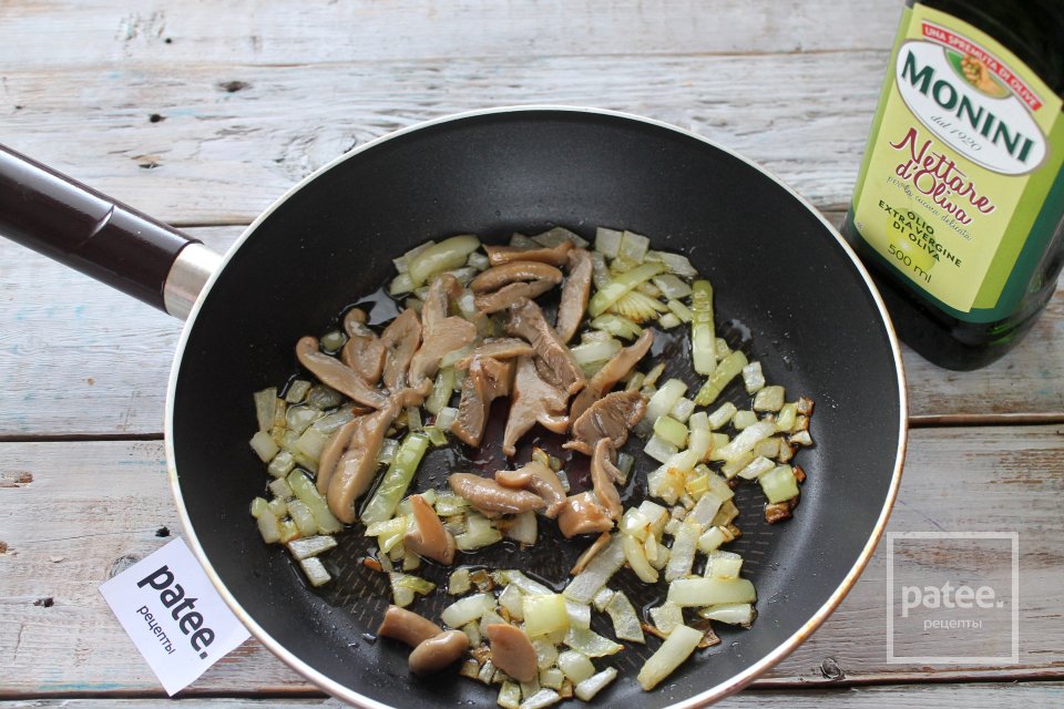 Солянка по-домашнему с картофелем и мясными фрикадельками - Шаг 7