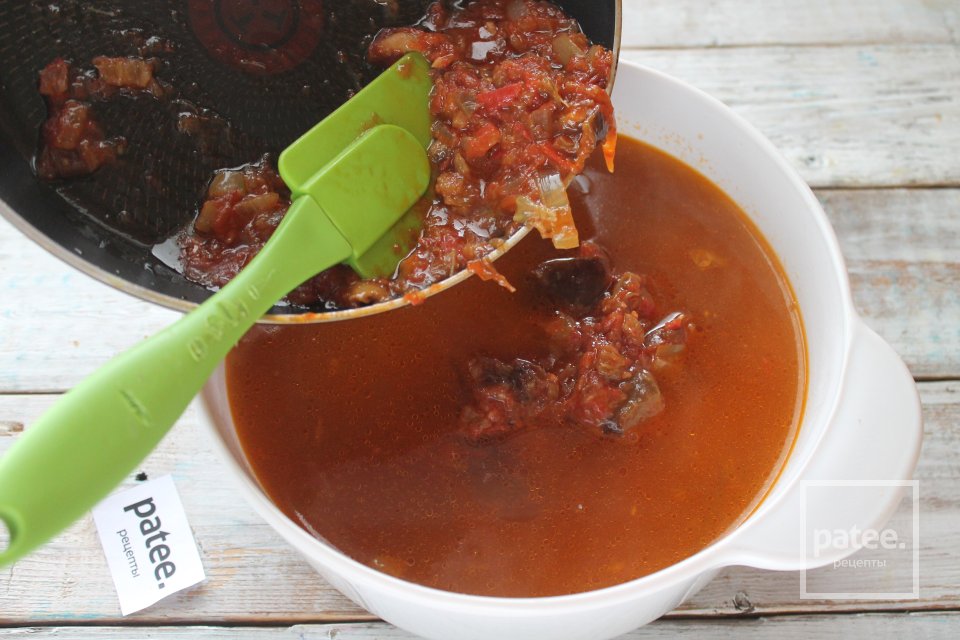 Солянка по-домашнему с картофелем и мясными фрикадельками - Шаг 9