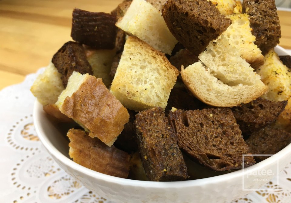 Домашние сухарики с чесноком - Шаг 4