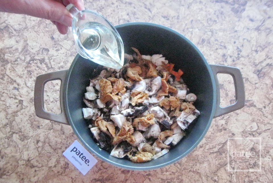 Грибное ассорти с картофелем и сливками - Шаг 6