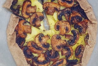 Галета с шампиньонами и картофелем