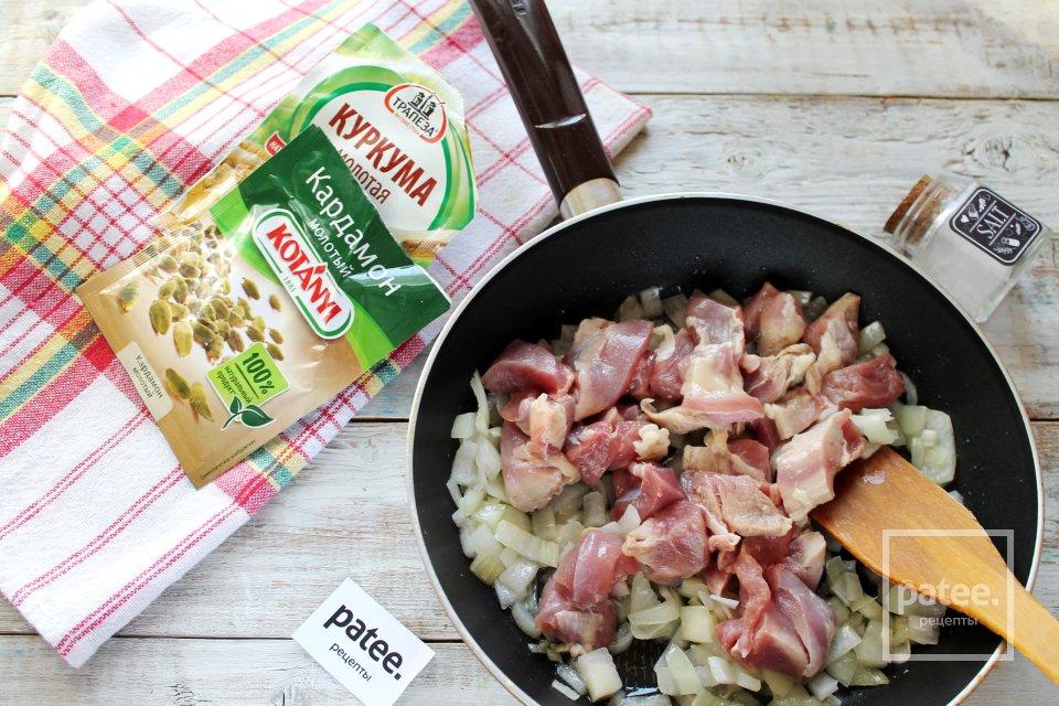 Перловая каша с индейкой в горшочках в микроволновке - Шаг 7