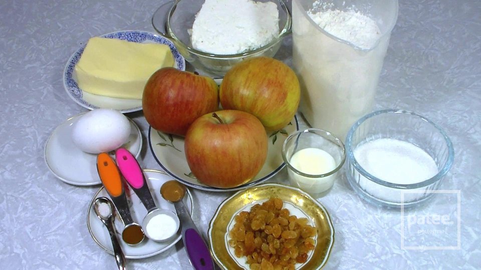Яблочный пирог на творожном тесте - Шаг 1