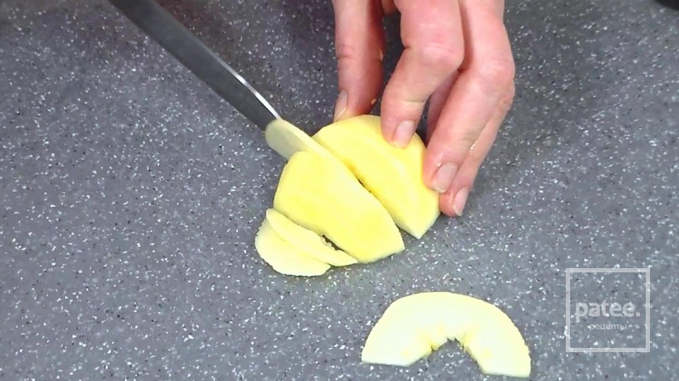 Яблочный пирог на творожном тесте - Шаг 6