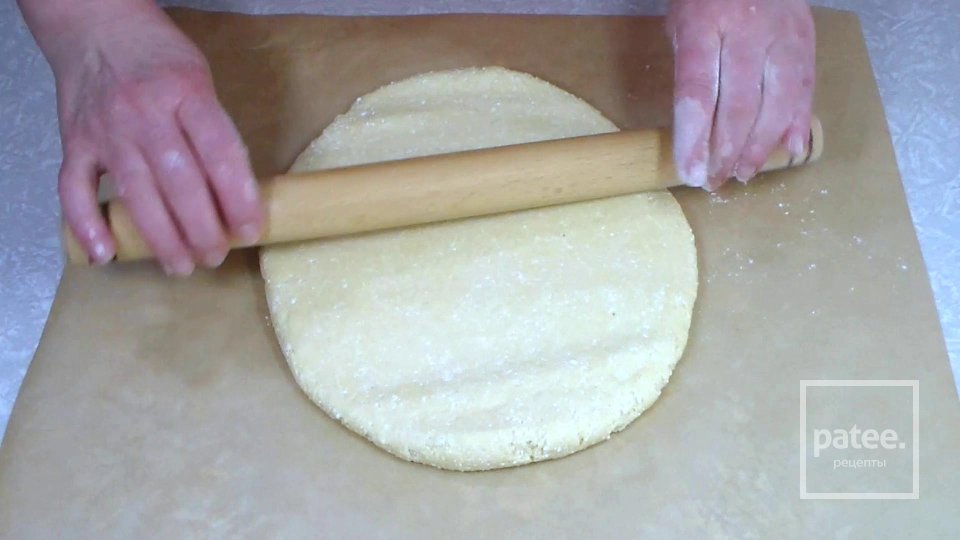 Яблочный пирог на творожном тесте - Шаг 7