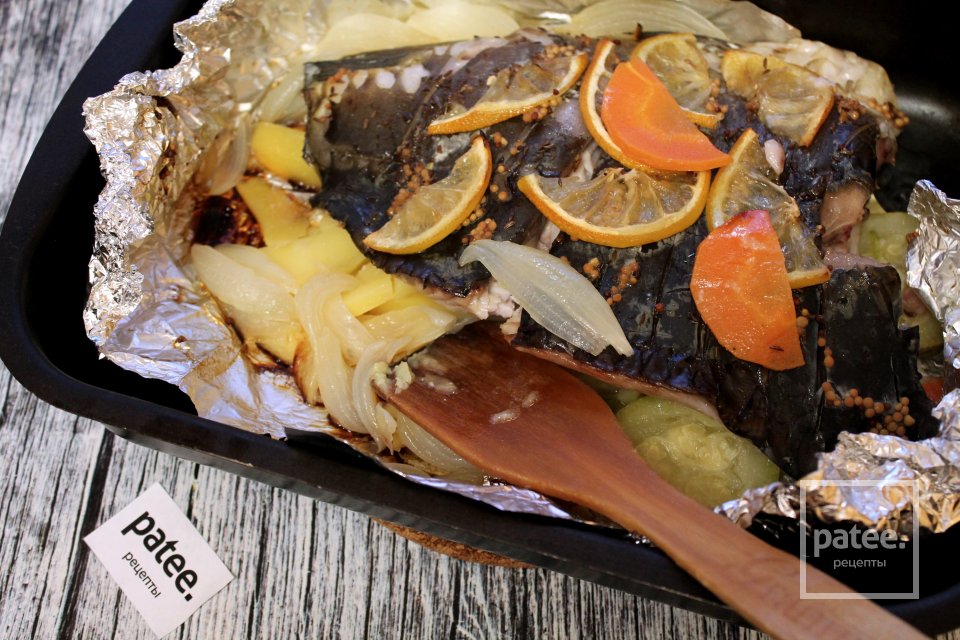 Карп с овощами в духовке в фольге - Шаг 10