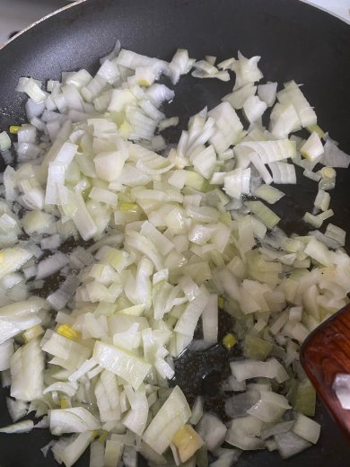 Суп-пюре из шампиньонов со сливкамии - Шаг 2