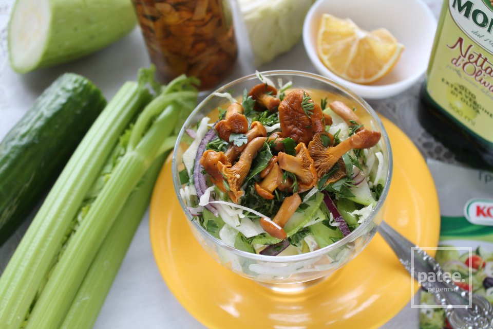 Салат Щётка с лисичками и греческой заправкой - Шаг 14