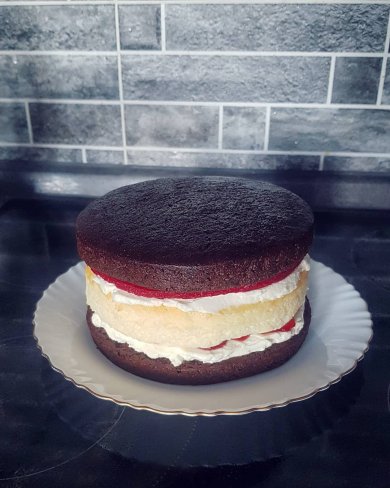 Шоколадный торт с чизкейком и ягодами - Шаг 6