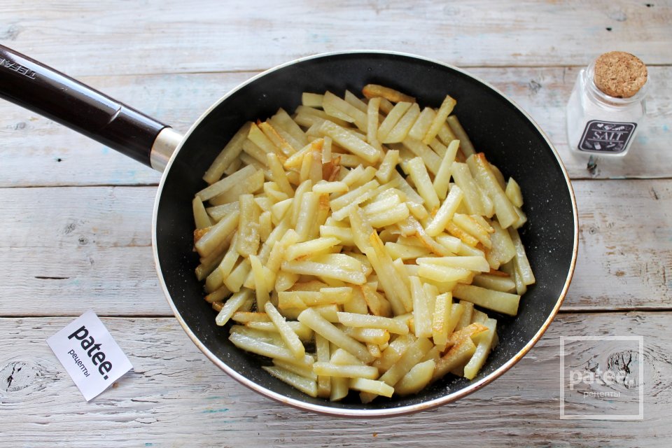 Вкусная жареная картошка на сковороде - Шаг 10