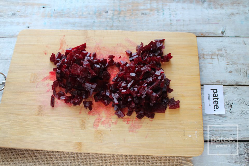 Салат Шуба с малосольной скумбрией - Шаг 6