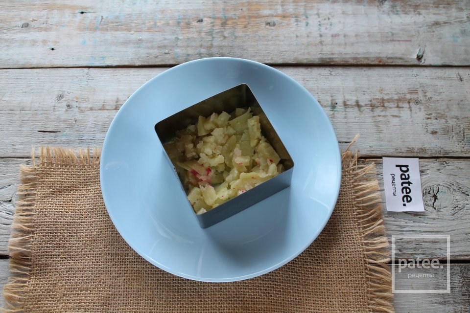 Салат Шуба с малосольной скумбрией - Шаг 8