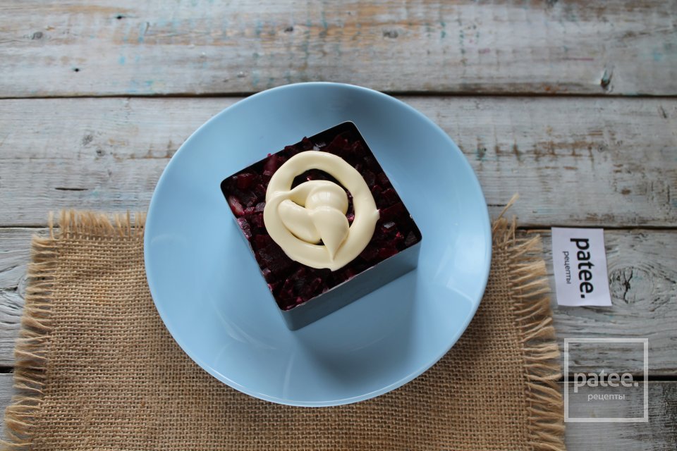 Салат Шуба с малосольной скумбрией - Шаг 14