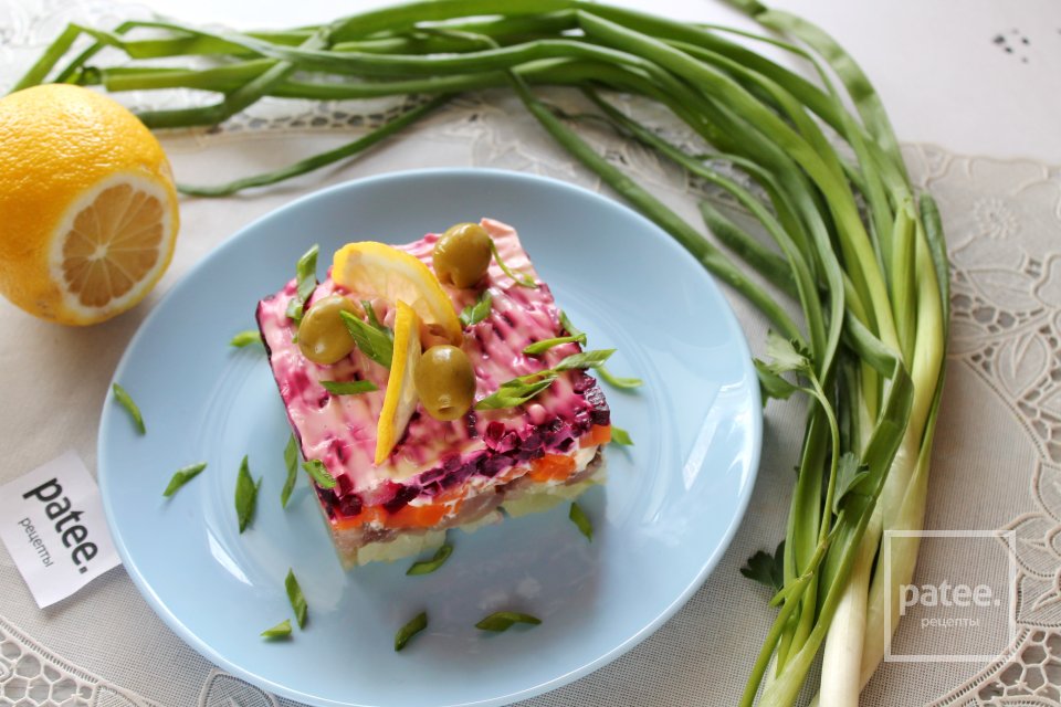 Салат Шуба с малосольной скумбрией - Шаг 15