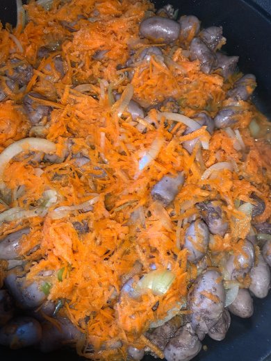 Подлива с куриными сердечками - Шаг 4
