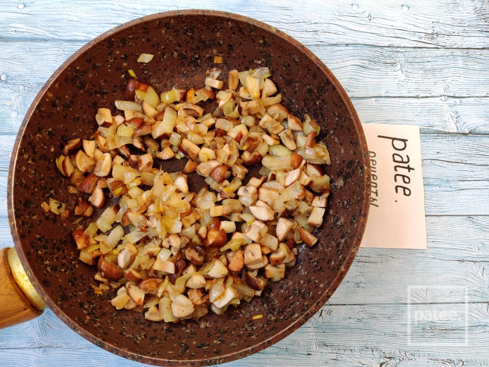 Треугольники с картофелем и грибами Хруст - Шаг 7