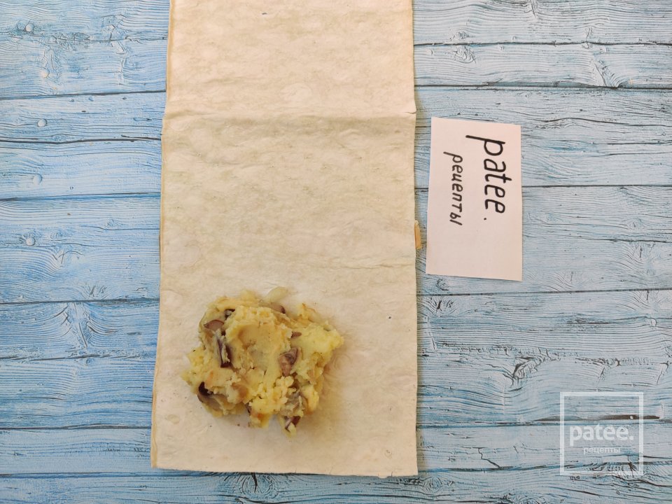 Треугольники с картофелем и грибами Хруст - Шаг 12