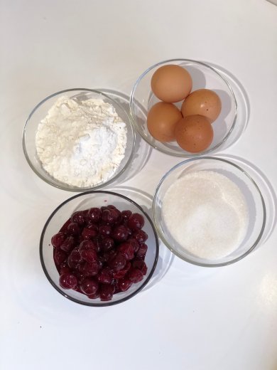 Вишневый бисквитный торт - Шаг 1