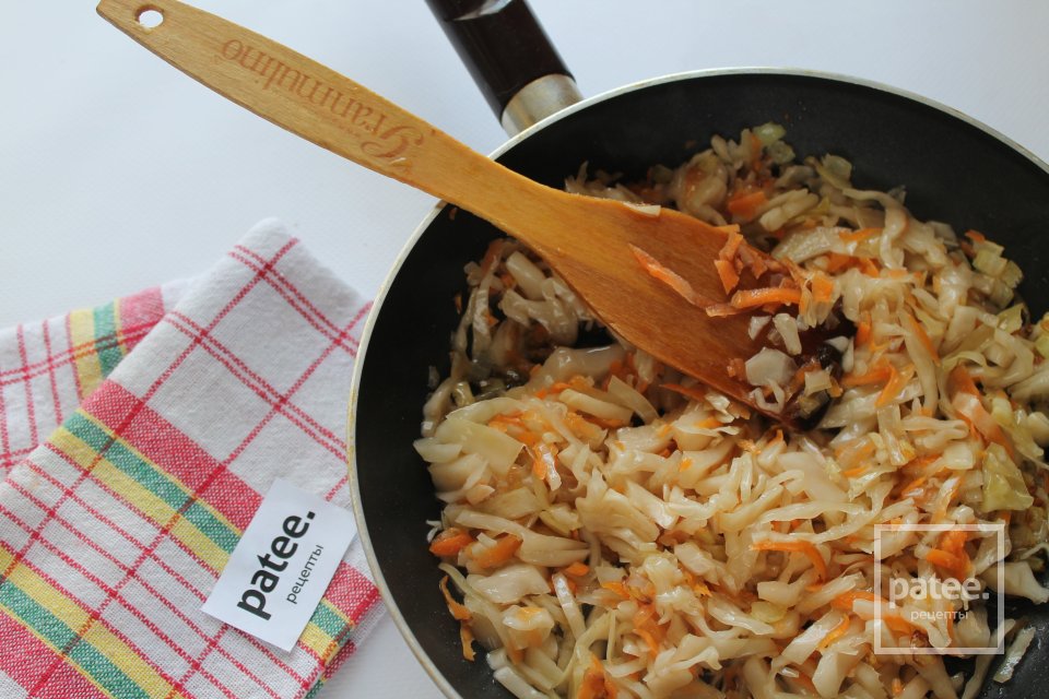 Дрожжевые пирожки с капустой - Шаг 8