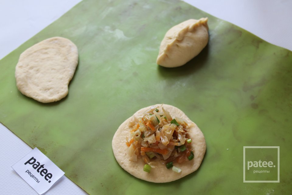 Дрожжевые пирожки с капустой - Шаг 13