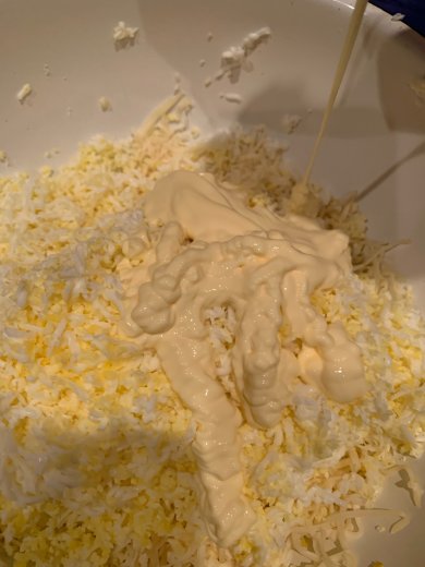 Еврейская закуска из сыра с чесноком - Шаг 3