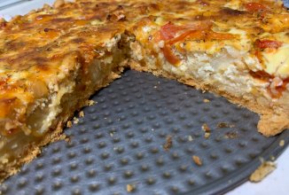 Киш с куриным филе и овощами