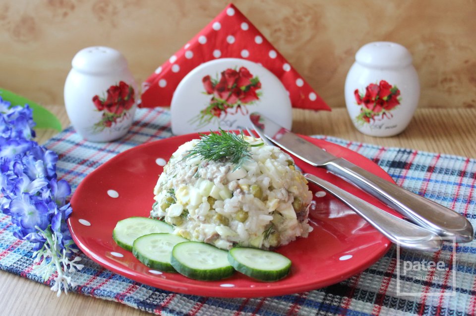 Салат со шпротами и огурцом - Шаг 11