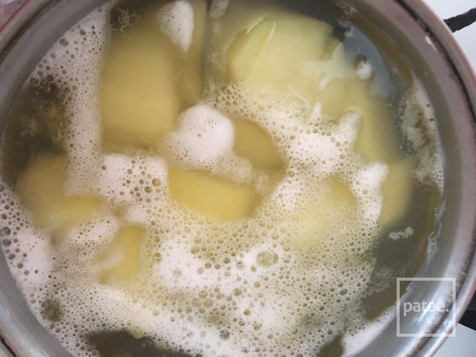 Запеканка из пюре с консервированной сардиной. - Шаг 1