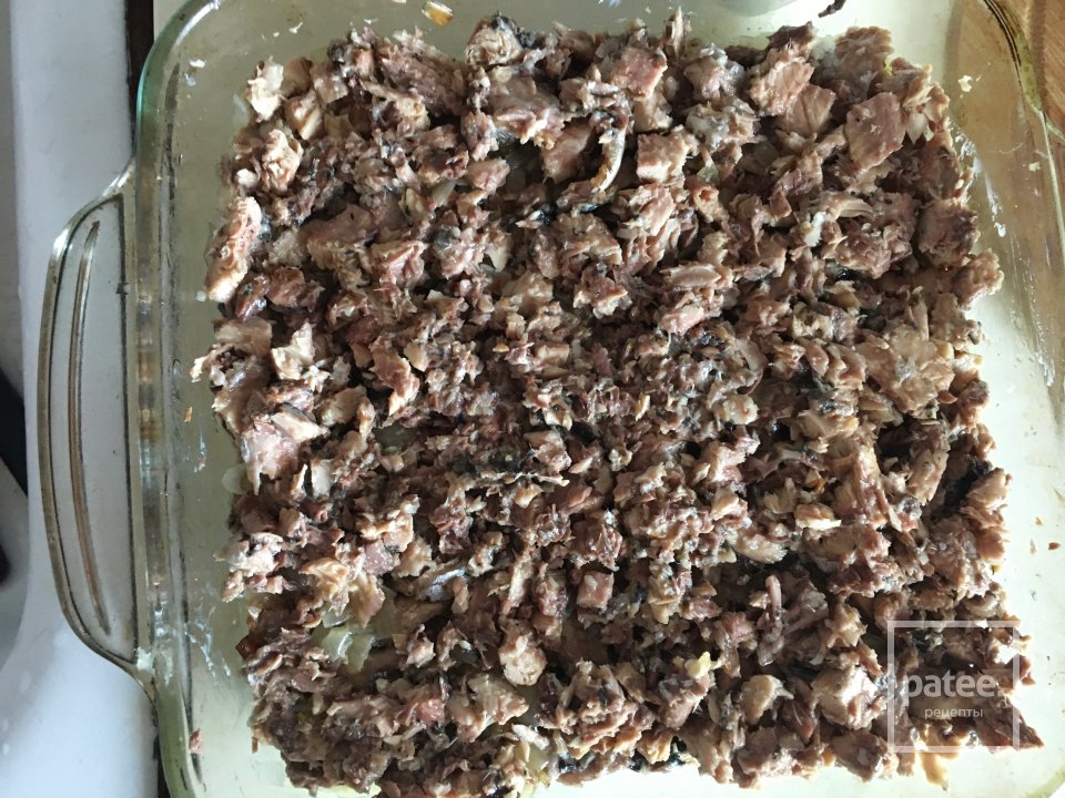 Запеканка из пюре с консервированной сардиной. - Шаг 5