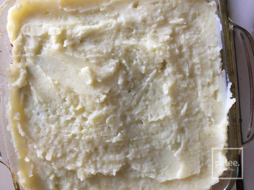 Запеканка из пюре с консервированной сардиной. - Шаг 6