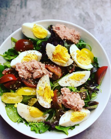 Салат с тунцом