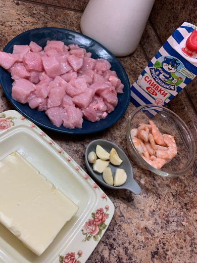 Сливочная паста с индейкой и креветками - Шаг 1