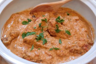 Курица в томатно-сливочном соусе