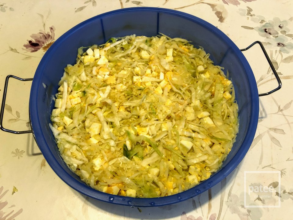 Заливной бездрожжевой пирог с капустой и яйцом - Шаг 16