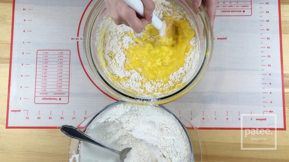 Домашнее печенье на кефире «Сахарные колечки» - Шаг 3