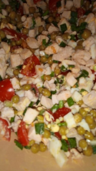 Салат с курицей и зелёным горошком - Шаг 1