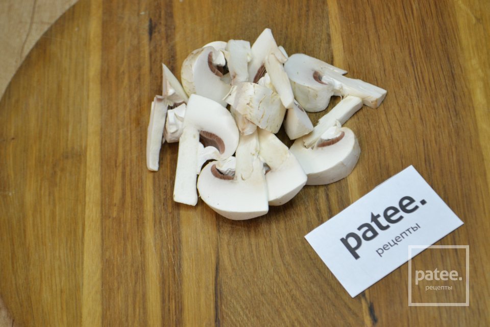 Куриное филе с брокколи и грибами в сливочном соусе. - Шаг 3