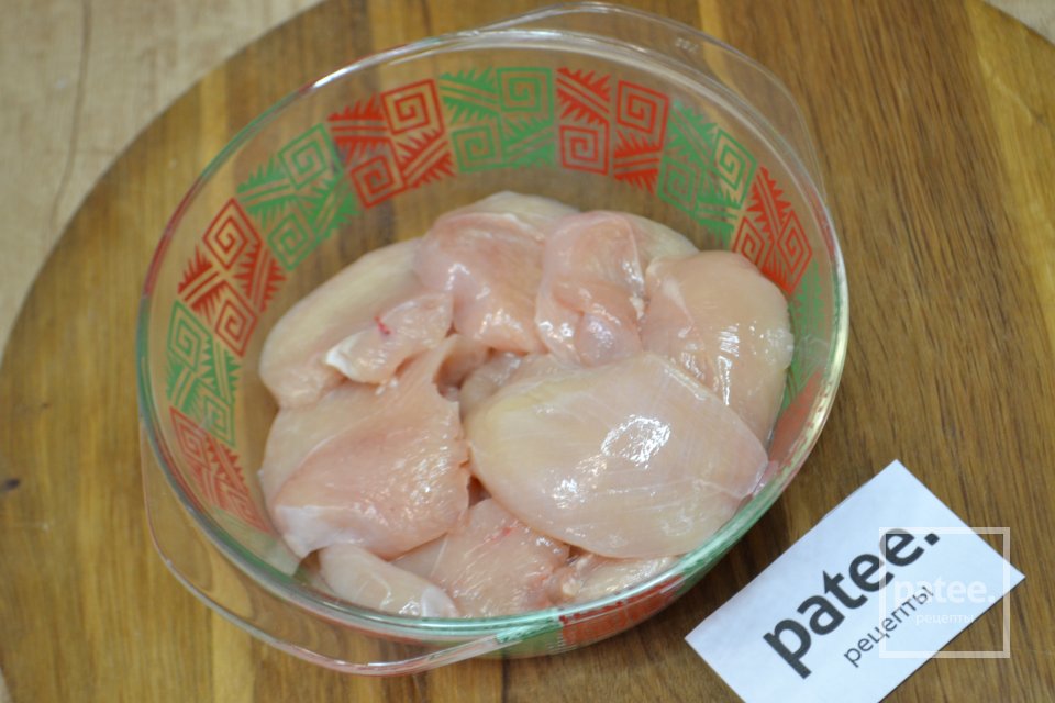 Куриное филе с брокколи и грибами в сливочном соусе. - Шаг 5