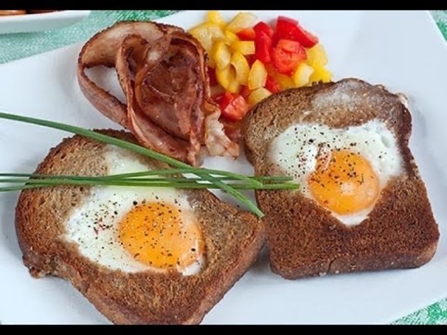 Завтрак с яйцом и хлебом!🍳