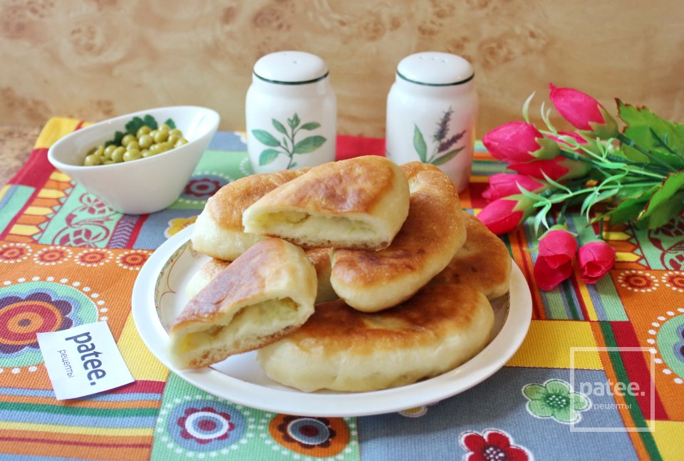 Жареные пирожки с картофелем и зеленым горошком - Шаг 17