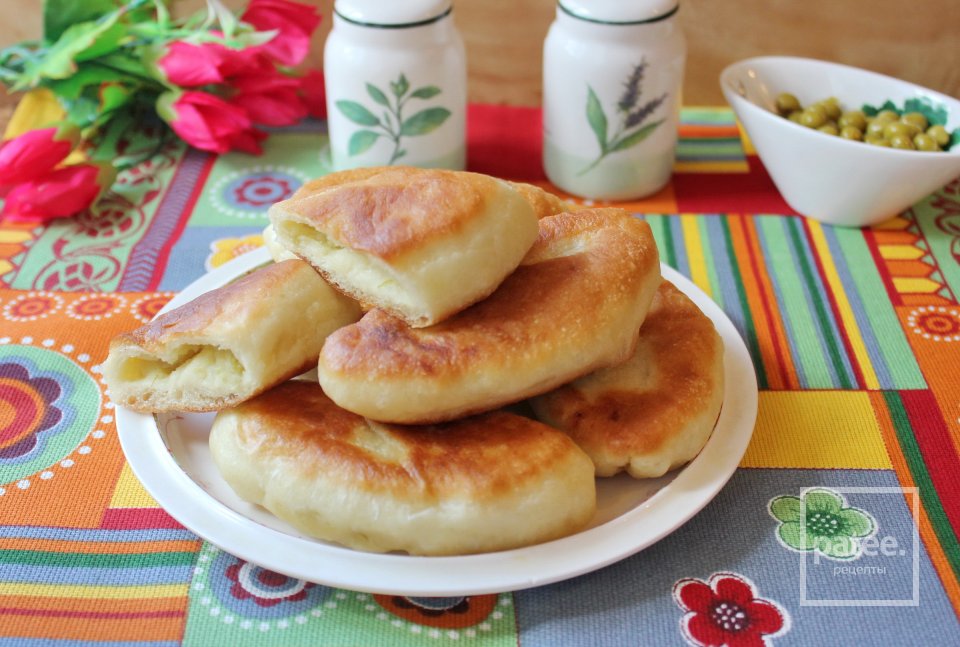 Жареные пирожки с картофелем и зеленым горошком - Шаг 18