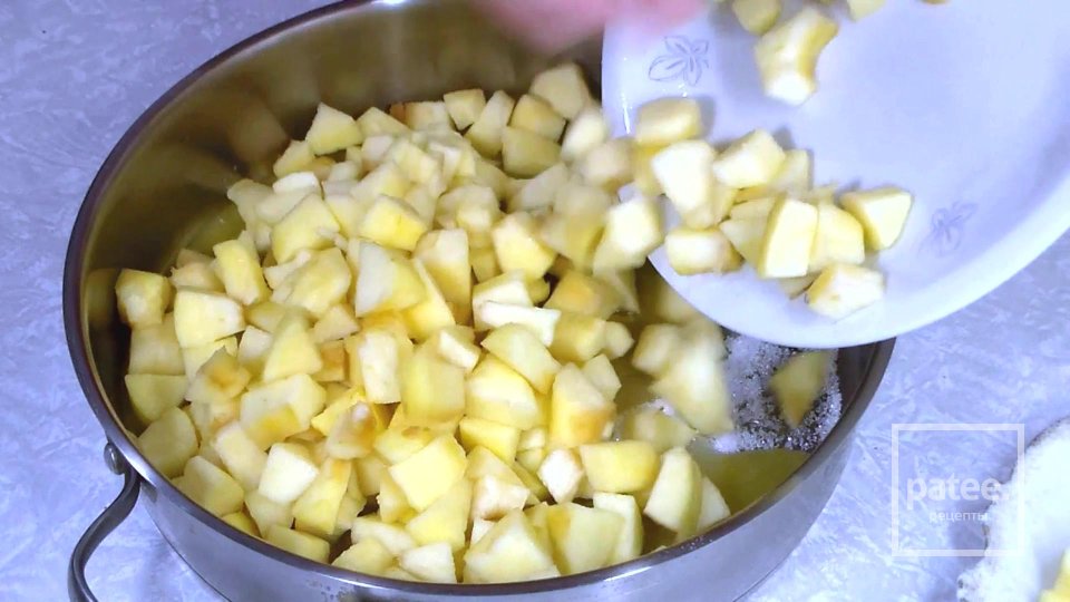 Яблочный бисквит с яблочным кремом - Шаг 5